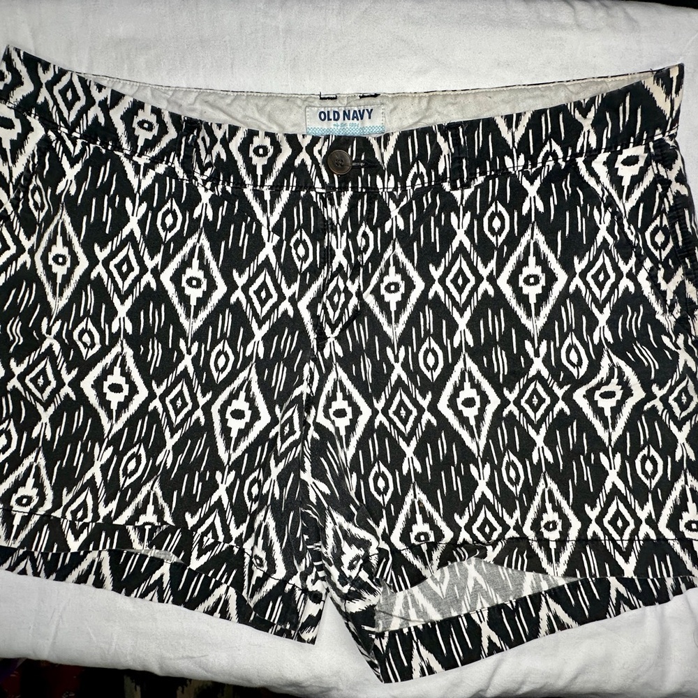 Old Navy Geometric Print ~ Casual Chino Shorts ~ Boho Hippie Size 14